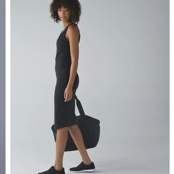 Lululemon Globetrotter Midi Dress Black Size 4 - Picture 3 of 8